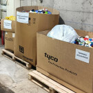 Lote de 3 cajas grandes de tapones solidarios